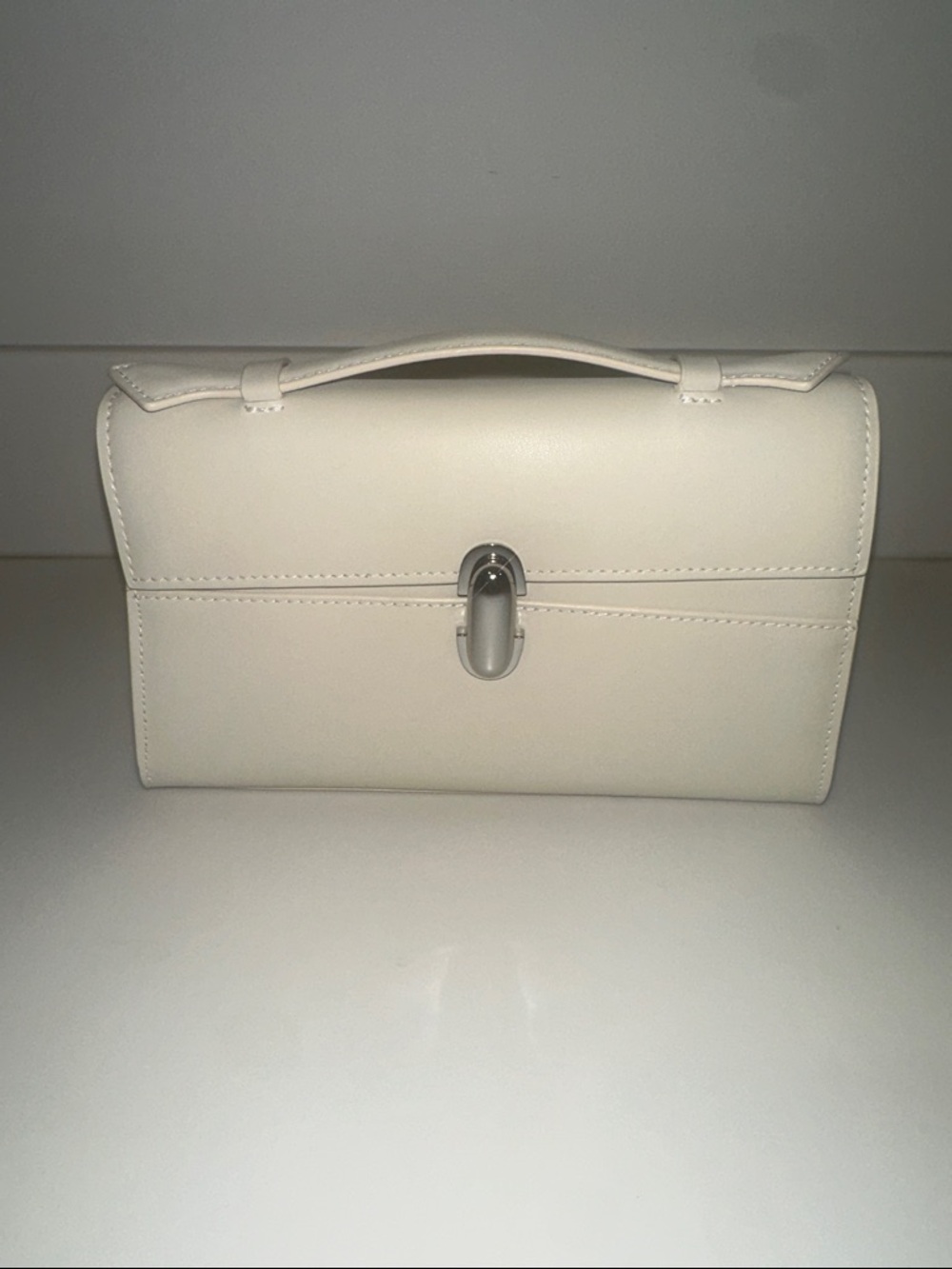 Classic Savette-like Cream Leather Top-Handle Bag
